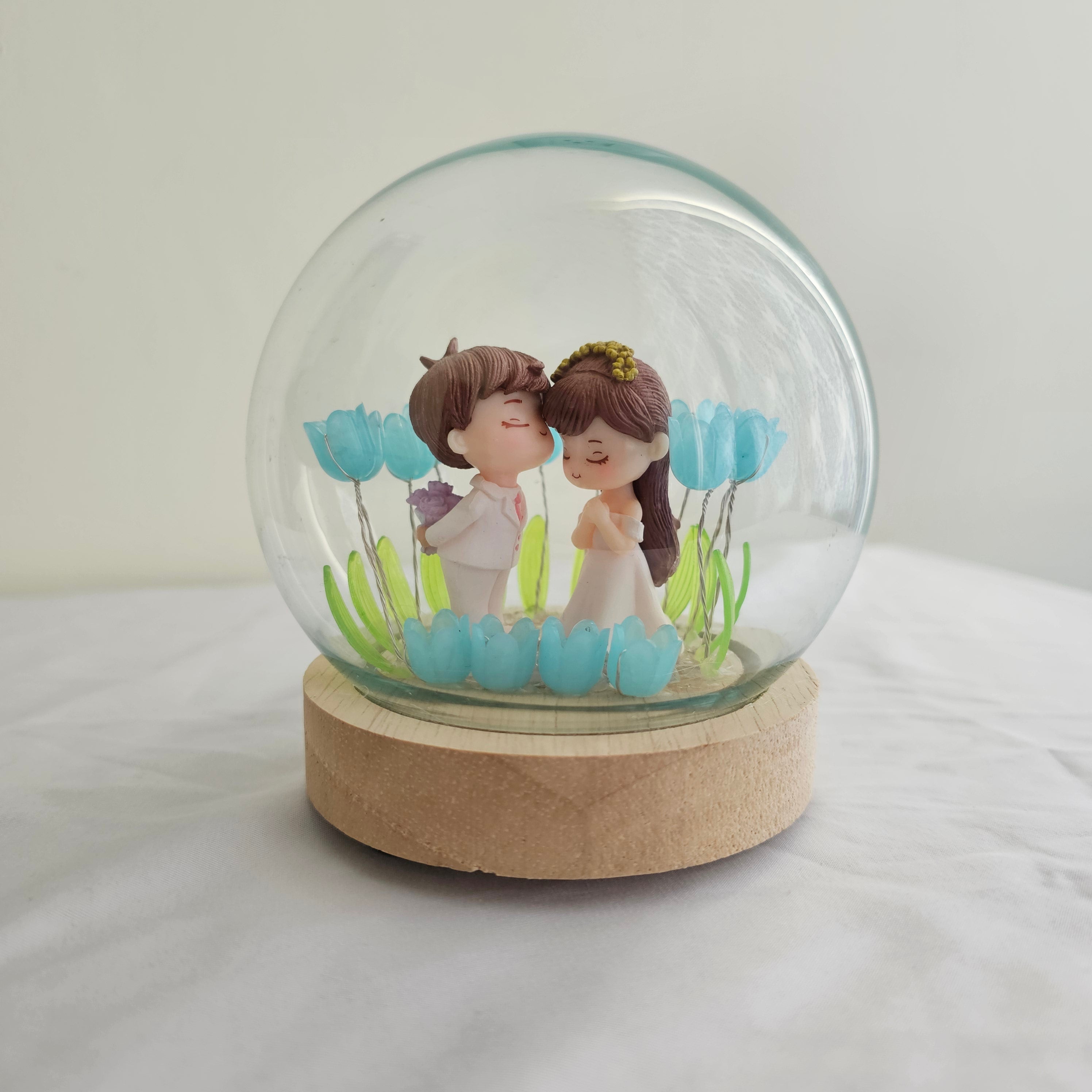 The Flair Store™ Romantic Couple in Tulip Flowers LED Night Light Crystal Ball Lamp With Wooden Base